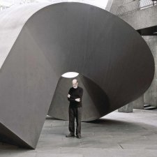 Halo: Clement Meadmore