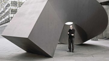 Halo: Clement Meadmore