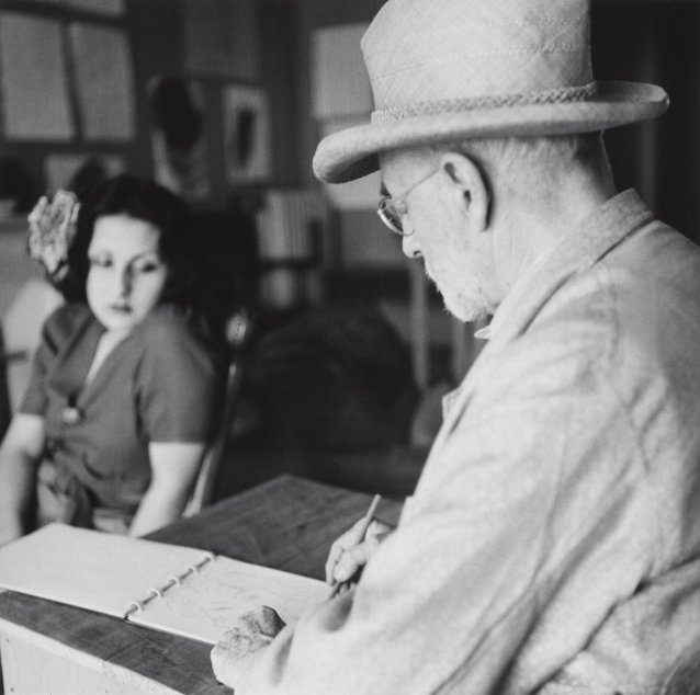 Matisse drawing Nezy with a rose, 1942