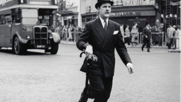 Traffic dodgers, Piccadilly Circus, London