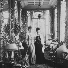 Queen Alexandra and Dowager Empress Marie Feodorovna of Russia, Hvidore, circa 1908 by Mary Steen