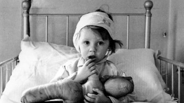 Eileen Dunne in The Hospital for Sick Children, 1940