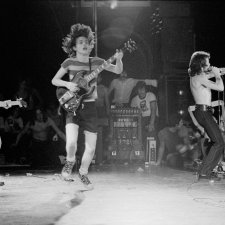 AC/DC, 1977 Bob King